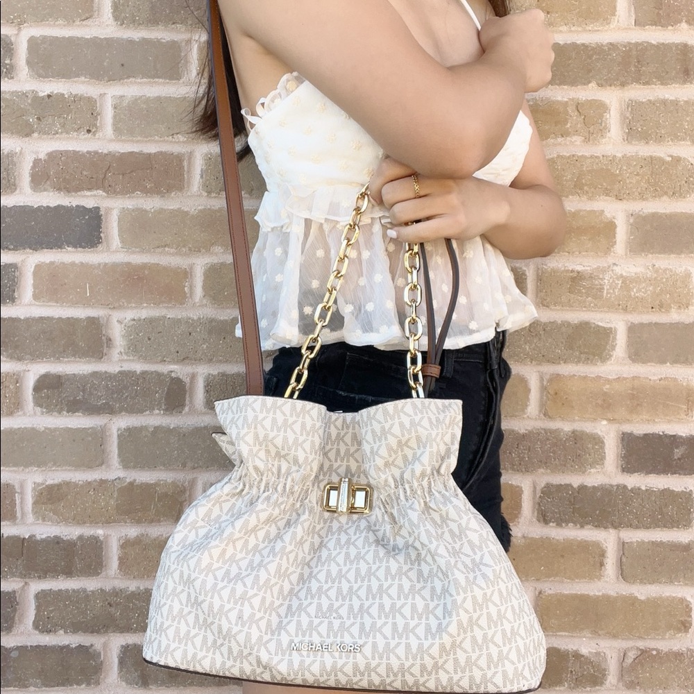 NWT Michael Kors Large Clutch Shoulde Chain Crossbody Bag MK❤️Gaby’sBags - Picture 2 of 5